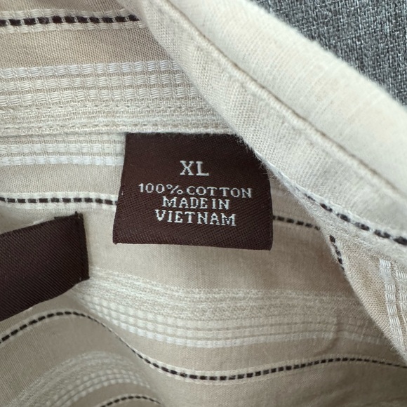 Perry Ellis Button-Up - Picture 5 of 7